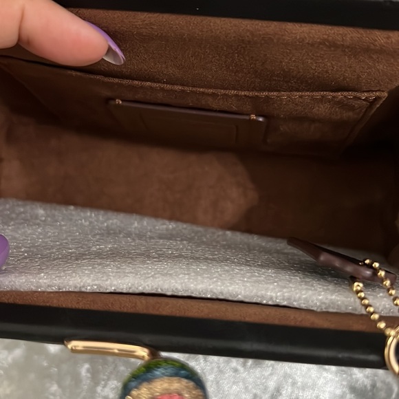 Coach purse - Picture 7 of 9